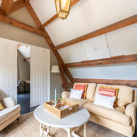 Authentic Mansion In Near Holiday home *