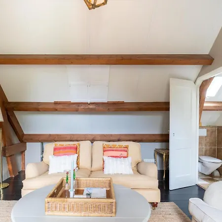 Authentic Mansion In Near بيت للعطل